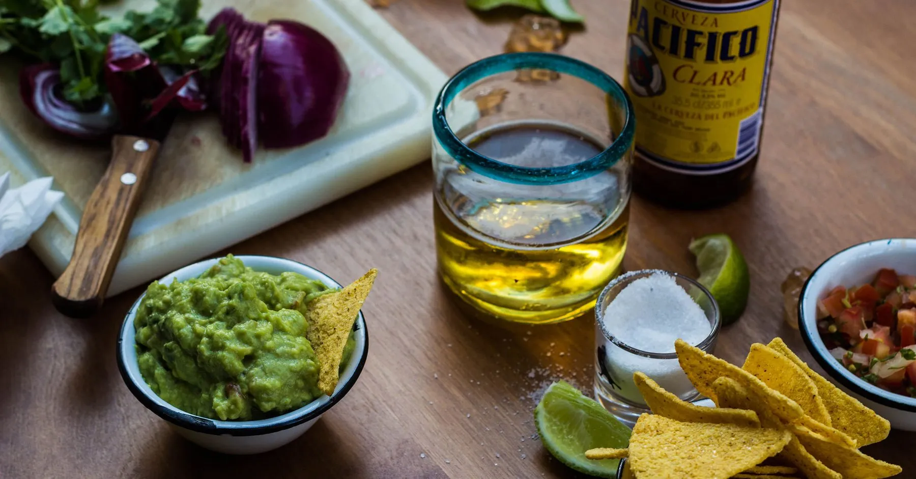 Guacamole con totopos